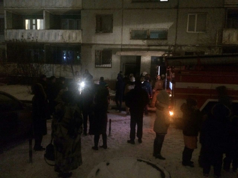 В Оренбурге пожарные эвакуировали 15 человек